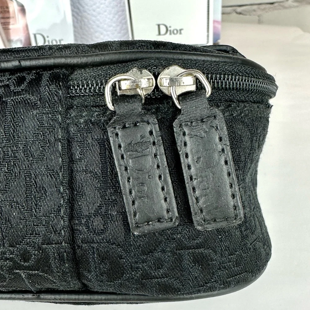 Dior Trotter luxury canvas cosmetic case  or makeup bag with extras. - Picture 3 of 13